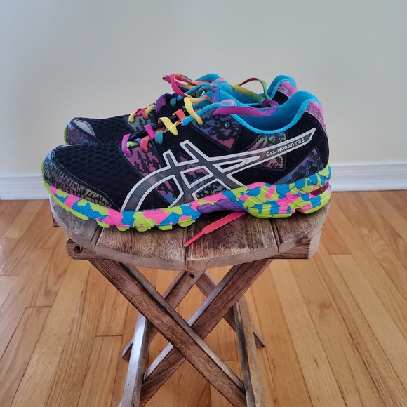 Sneakers - Picture 2 of 6